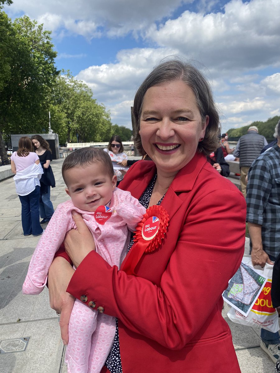 I loved having my granddaughter at our first Putney general election canvass. I’m working hard for her to have a better future. ❤️ 🌹