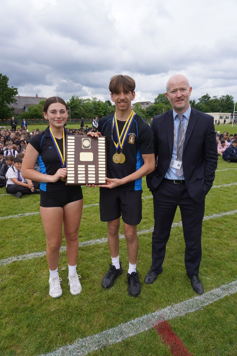 #WhitchurchHS #SportsDay2024 Winning Form 8J with 314 points 🏆