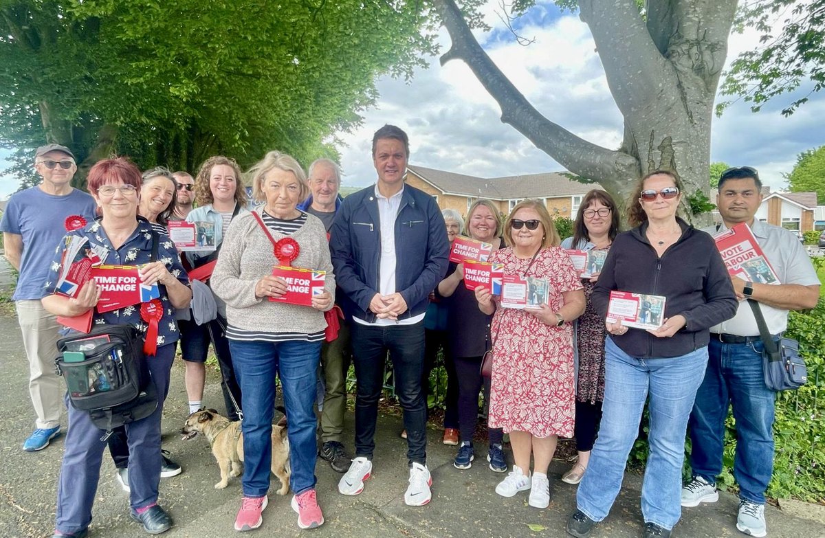 A brilliant weekend of campaigning for @JamesFrith and @UKLabour across Bury North. And it’s not over yet! See you back out there tomorrow. It’s time for change. Vote for change you can trust 🌹❤️