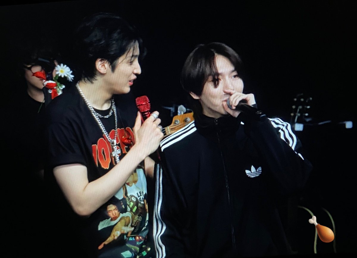 eatchicken1211's tweet photo. #PENTAGON     #wooseok #kino 
#펜타곤      #우석  #키노 
#정우석 #강형구 https://t.co/mec7SJrZc5