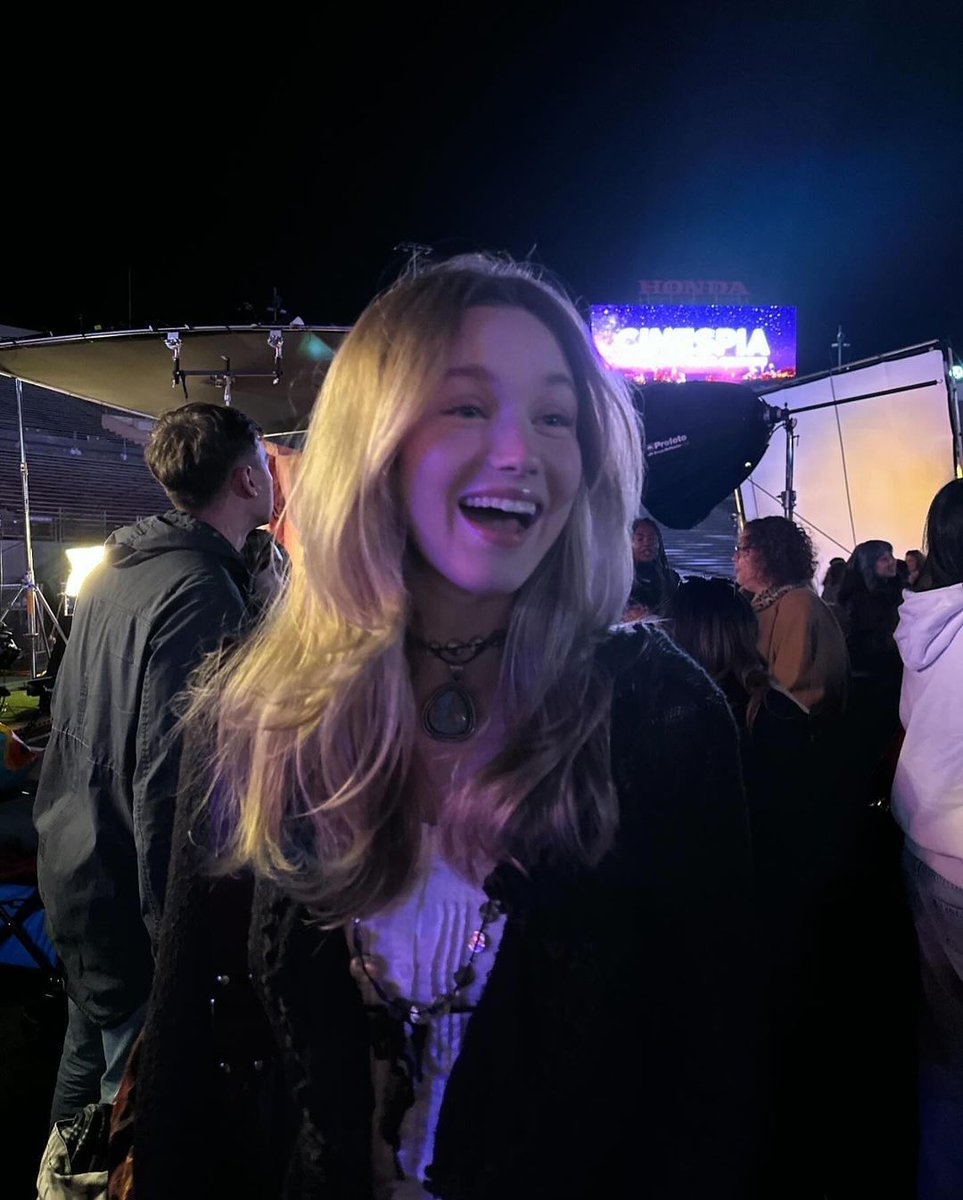 Chloe Rose Robertson Brasil tweet media