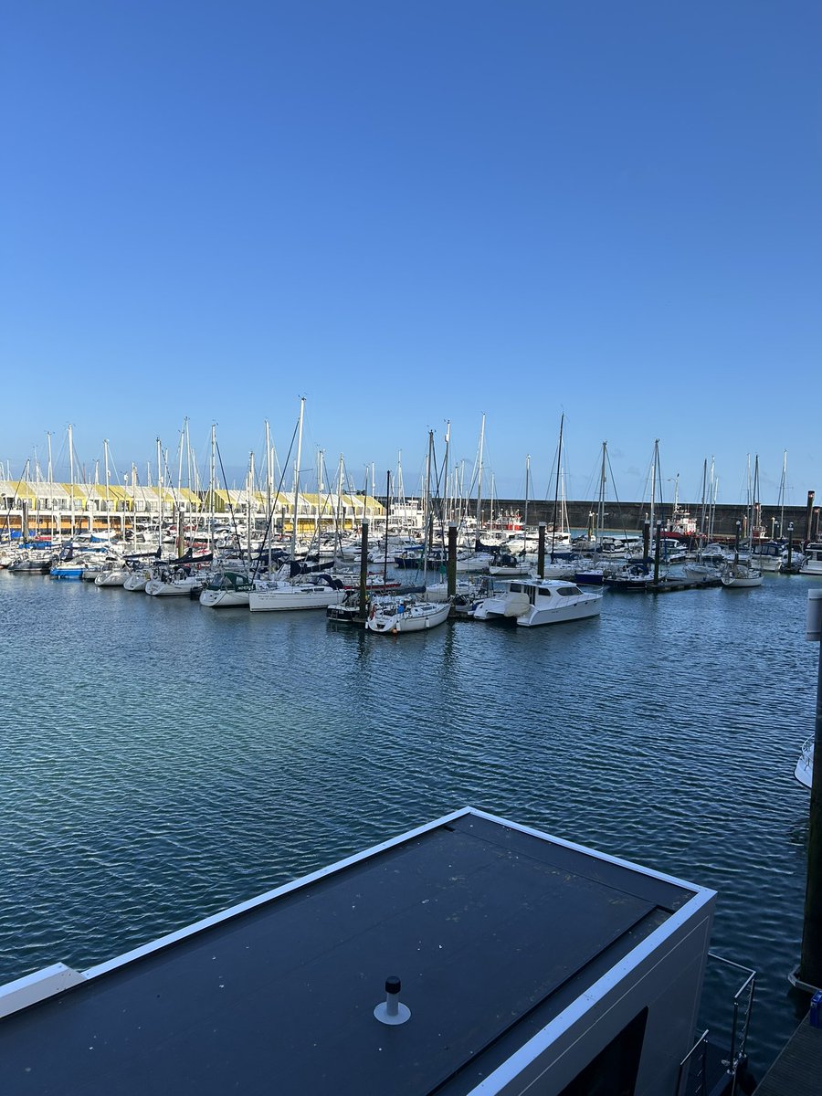 Great weekend with <a href="/RaymondMacPher6/">Raymond MacPherson</a> . Sad weekend but got better. Love #brighton.