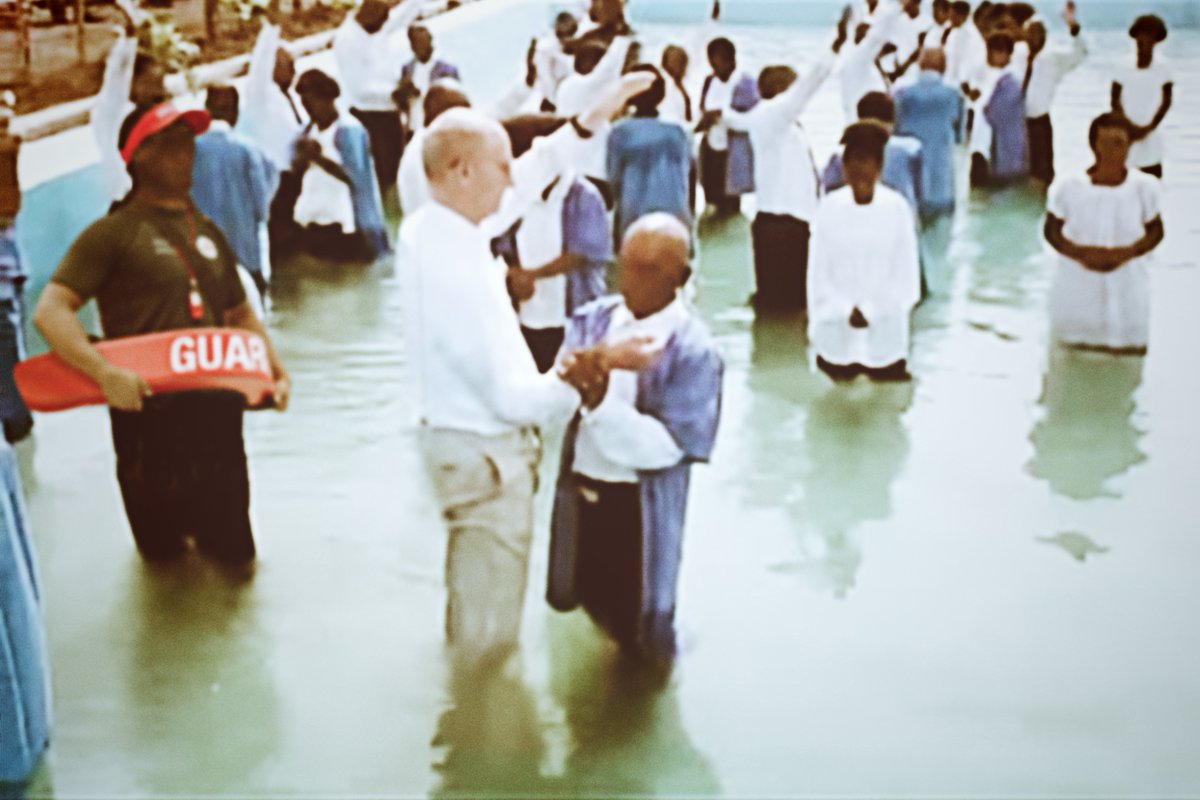 You're a pastor in Papua New Guinea and there's gonna be a huge crusade. You work for two years preparing souls for baptism. Pastor Ted Wilson arrives and says he'll do the baptizing - could you please be a lifeguard? 

#Blessed #Adventist #PapuaNewGuinea #PNG