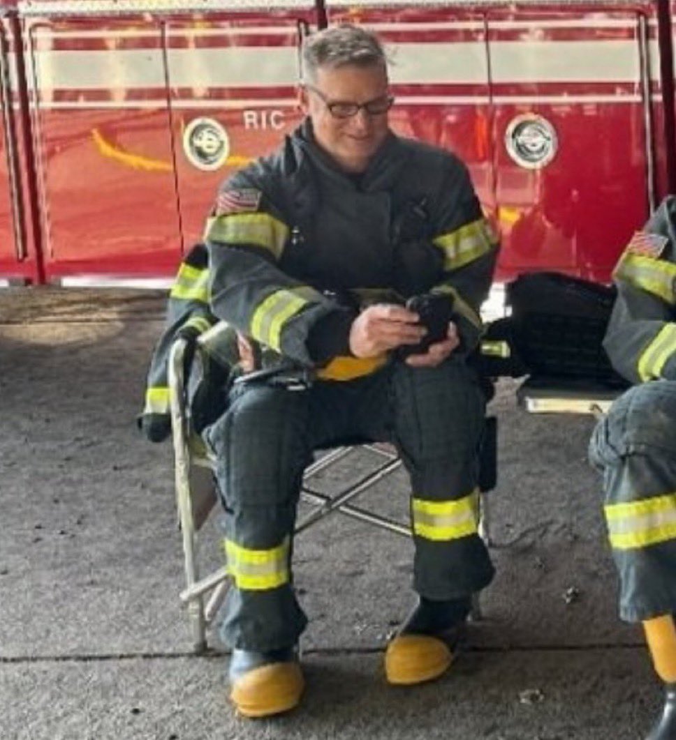 me closing twitter to swipe around on my home screen a few times before opening twitter again