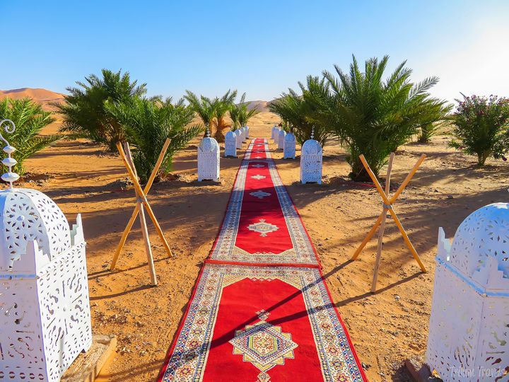 Tarde de domingo en el Zahara Marroquí 🇲🇦❤️ exelente campamento de jaimas  entre las grandes dunas. Experiencia única 🤗