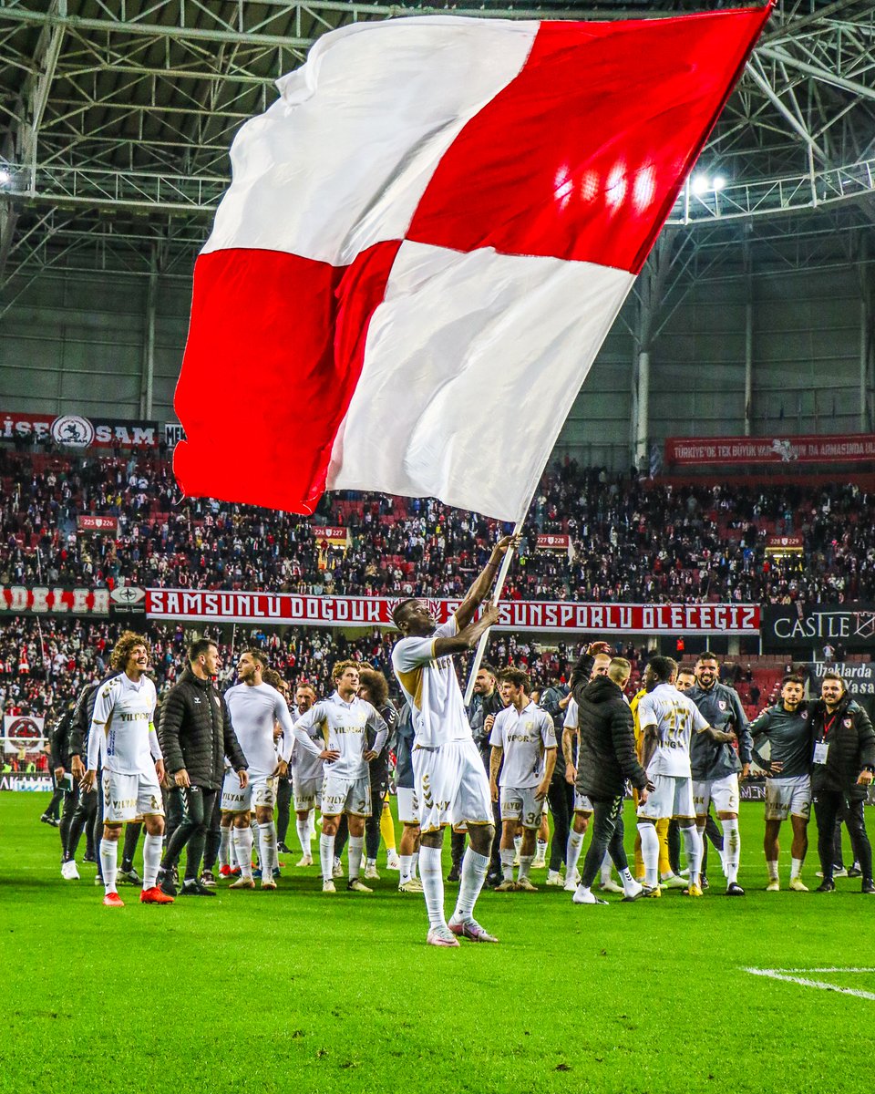 🗓2023-24 Sezonu sona erdi.

11 yılın ardından kavuştuğumuz Süper Lig'de zorlu dönemleri, kritik eşikleri hep beraber geçtik.

Hedeflerimize bir bir ulaşırken, devam edecek bu şanlı yolculuğumuzun her anında yanımızda olan ve olacak Büyük Samsunspor Taraftarına