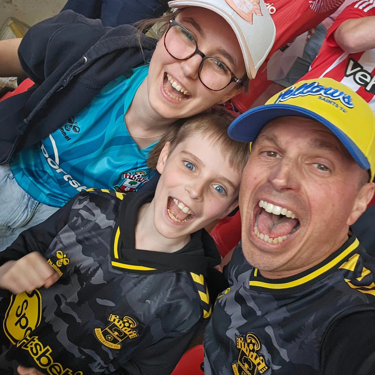 You can't beat that feeling!! 

Amazing memories made for life. COYR! 🔴⚪🔴⚪⚫🟡 #saintsfc