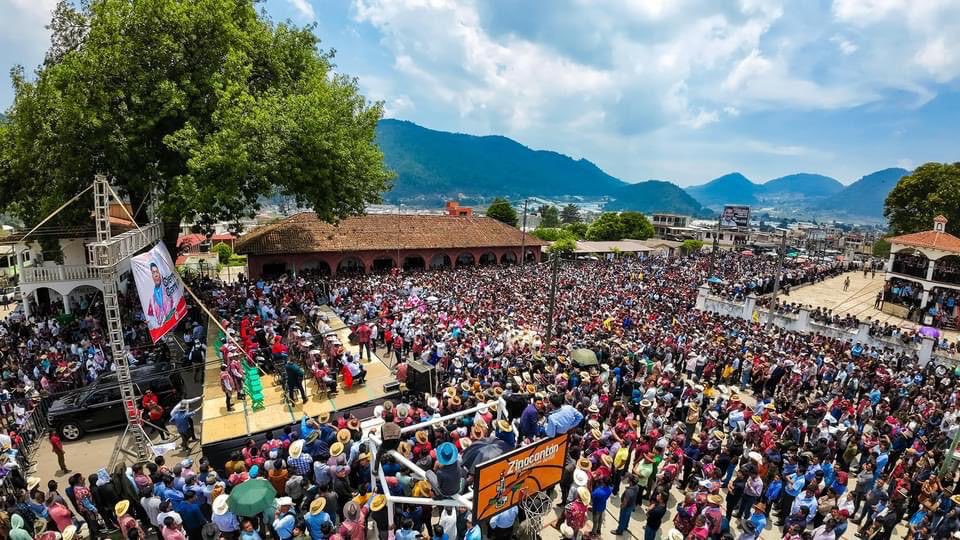 ¡Vean esto! Mitin en #Zinacantan de ⁦@XochitlGalvez⁩ candidata a presidenta de “Fuerza y Corazón por México y ⁦@OlgaLuzMx⁩ candidata a gobernadora del ⁦@PRDMexico⁩ en #Chiapas.