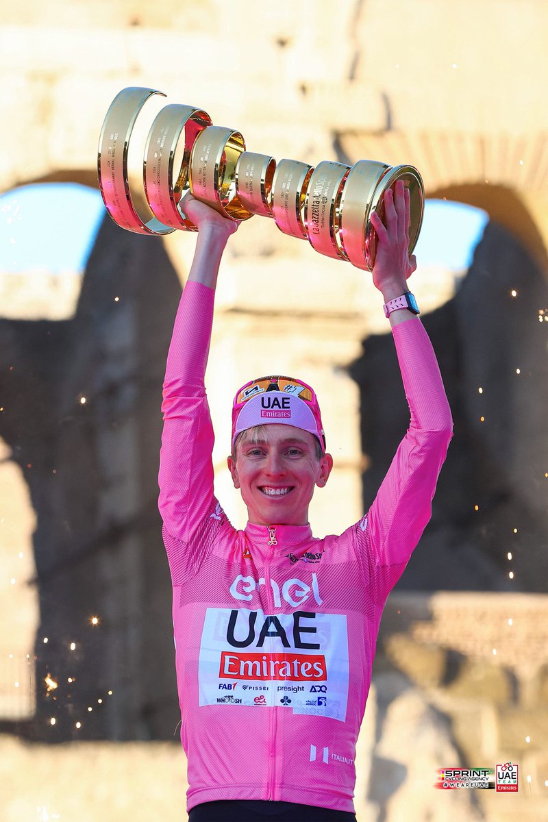 TeamEmiratesUAE's tweet photo. 💗 Trofeo Senza Fine ♾️ Amore infinito 💗

🏆  @TamauPogi 

#UAETeamEmirates #WeAreUAE #GirodItalia #Giro https://t.co/reK6PZfxxy
