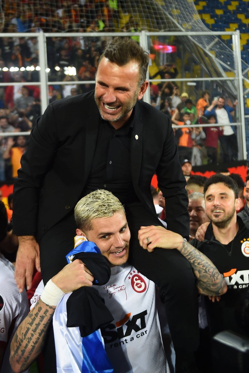 Galatasaray's tweet photo. The tale of two men continues with back to back championships 🏆

#Back2BackCh4mps https://t.co/LHSvY6BRdZ