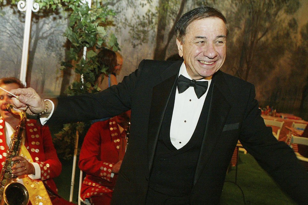 🎭 REMEMBERING RICHARD M SHERMAN 🎭 Legendary songwriter Richard M Sherman, best known for writing some of Disney’s best loved songs, has passed away aged 95, it has been announced. 📸 Getty Images westendbestfriend.co.uk/news/rememberi…