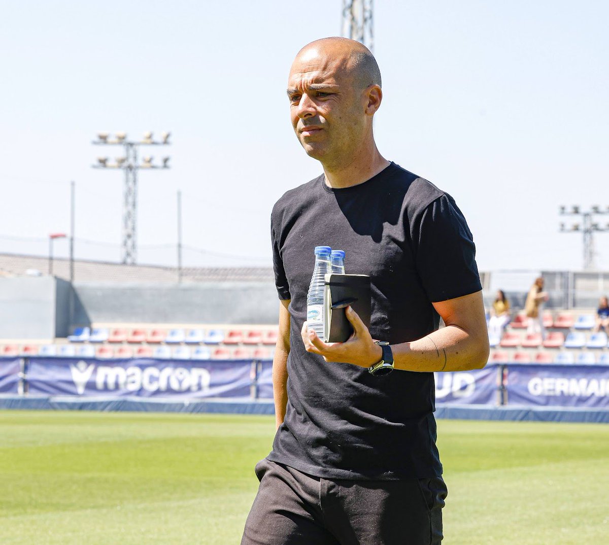 jlsanchezvera's tweet image. Hasta el final.
Orgulloso y feliz de lo vivido.
Y esto aún no ha terminado.

⚒️💪🔴🔵

#beplayer #newbalance #futbol #futfem #sanchezvera