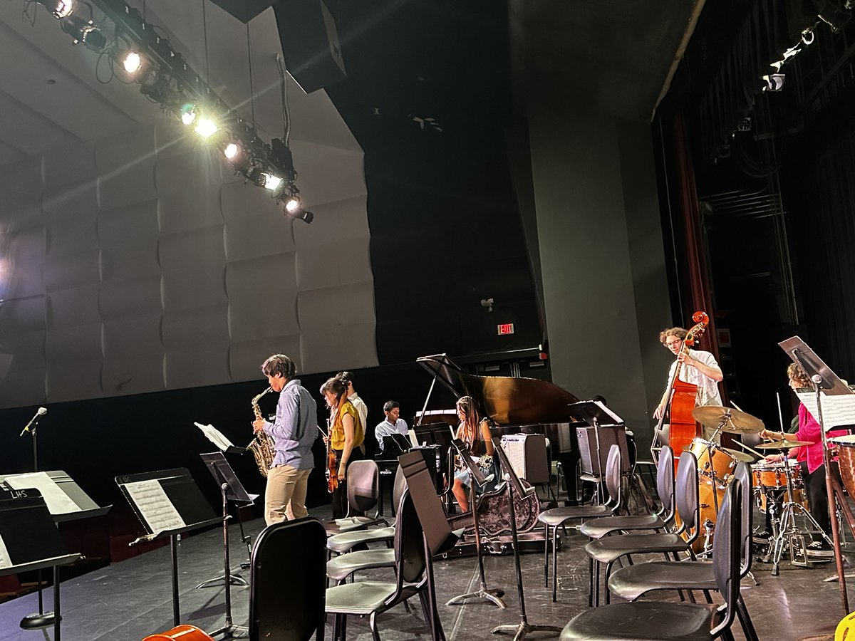 LexPerformArts's tweet image. Congratulations to the recipients of this year’s LHS Music Awards and to the winners of the Adam Gurley Green Composition Contest!  @lexingtonsuper @NotesByMrsC @folmads