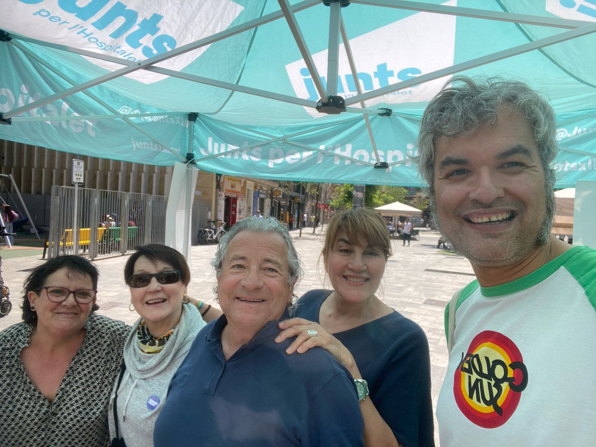 Seguim recorrent #LHospitalet i aquest cap de setmana hem explicat el nostre projecte al barri Centre i a la Torrassa. 

Per seguir guanyant i defensar Catalunya a Europa cal votar <a href="/toni_comin/">Toni Comín</a> i Junts!