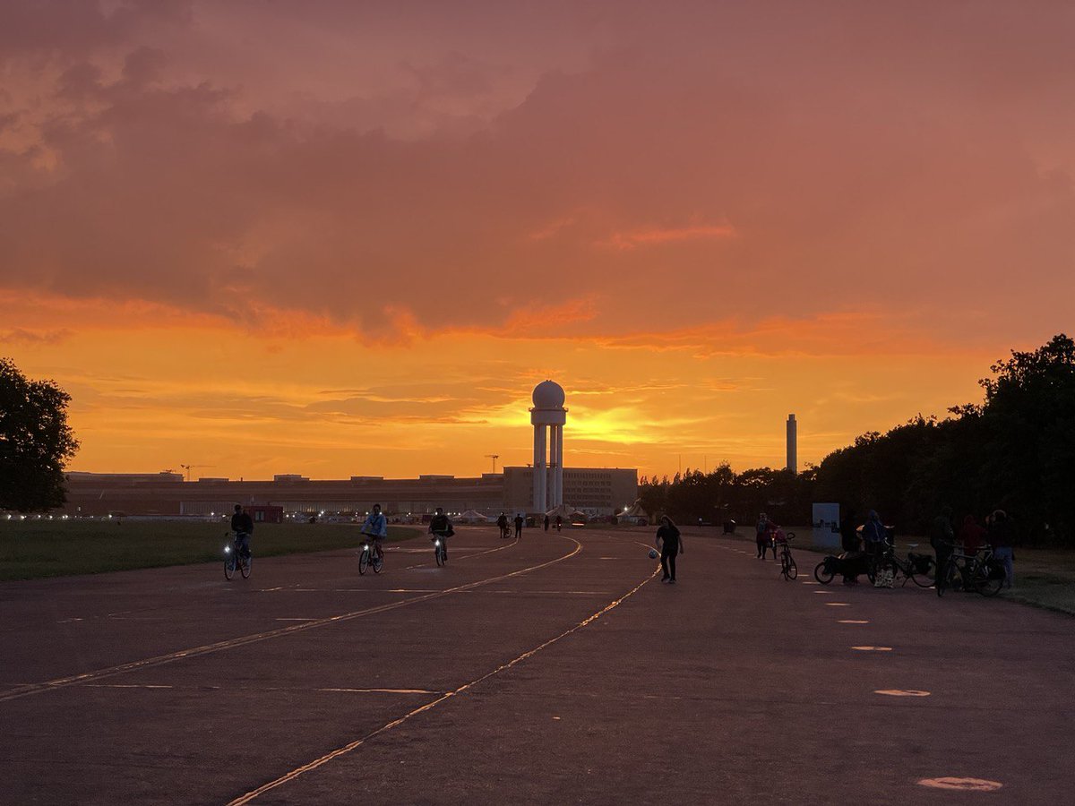 "Auf dem Tempelhofer Feld liegt etwas brach – das ist aber nicht die weite Fläche. Die wird genutzt, und zwar ausgiebig[...]. Was auf dem Tempelhofer Feld brach liegt, ist der Respekt vor der Bevölkerung und der Demokratie." 🔥
<a href="/spdberlin/">SPD Berlin</a> <a href="/CDUBerlin_AGH/">CDU-Fraktion Berlin</a> tagesspiegel.de/berlin/berline…