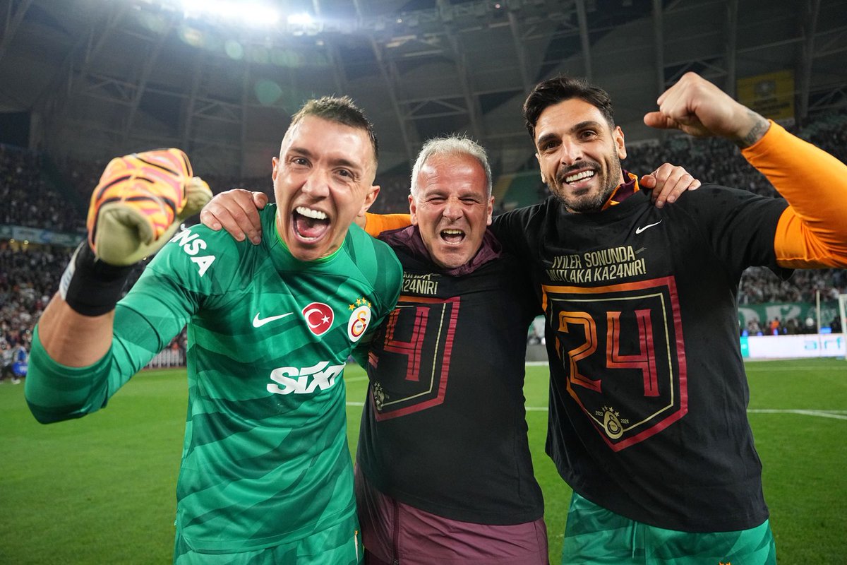 GalatasaraySK's tweet photo. ŞAMPİYON! 🙌
ŞAMPİYON! 🙌
ŞAMPİYON! 🙌 https://t.co/M7SQJpTLYK