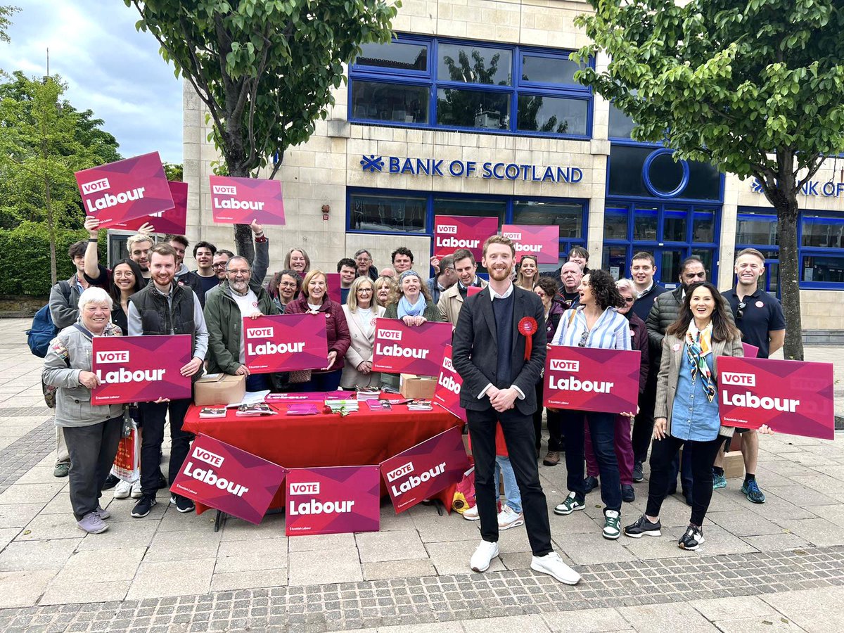 ChrisMurrayMP's tweet photo. What a weekend!

We had over 60 campaigners out in Edinburgh East &amp; Musselburgh over this weekend, and spoke to hundreds of people. 

So many people said to me they think it’s time for a change. 

🗳️🏴󠁧󠁢󠁳󠁣󠁴󠁿🌹 Vote Labour on July 4th. 🌹🏴󠁧󠁢󠁳󠁣󠁴󠁿🗳️ https://t.co/rCT0xxug0I