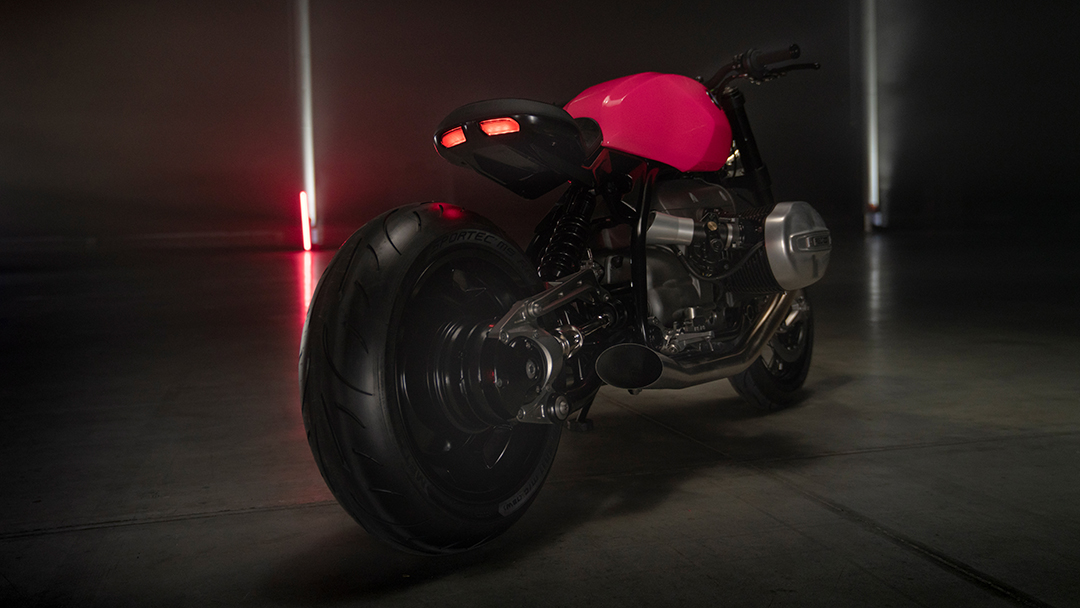 BMWMotorradUSA's tweet photo. Experience the pinnacle of BMW craftsmanship and innovation with every detail of the new BMW #R20concept.
Uncover it now:
▶ https://t.co/MDw6grgwSk
#MakeLifeARide #BoldInStyle #Soulfuel #BMWMotorrad #ConceptBike #NotForSale https://t.co/zmIUhx9zJl