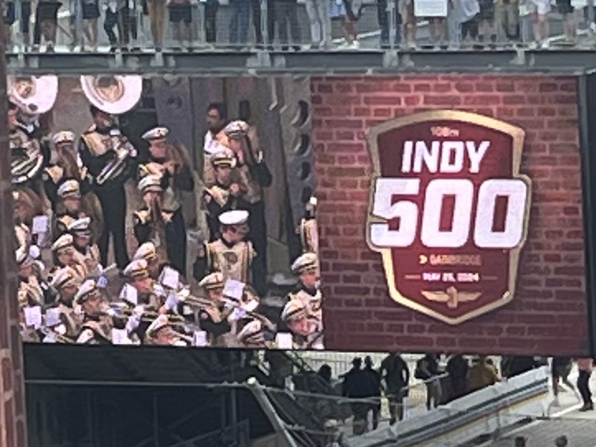 Very cool to see ⁦@LifeAtPurdue⁩ ⁦@PurdueBands⁩ rocking out at the #Indy500! 🎷 🥁 🏎️