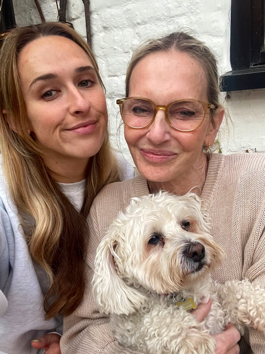 SkyJacquie's tweet photo. Happy Bank Holiday everyone- with my girl @ameliaabeltrao & boy #tedbear #wimbledon @thehandinhand 🐶 💕 https://t.co/yW6s2MkSgA