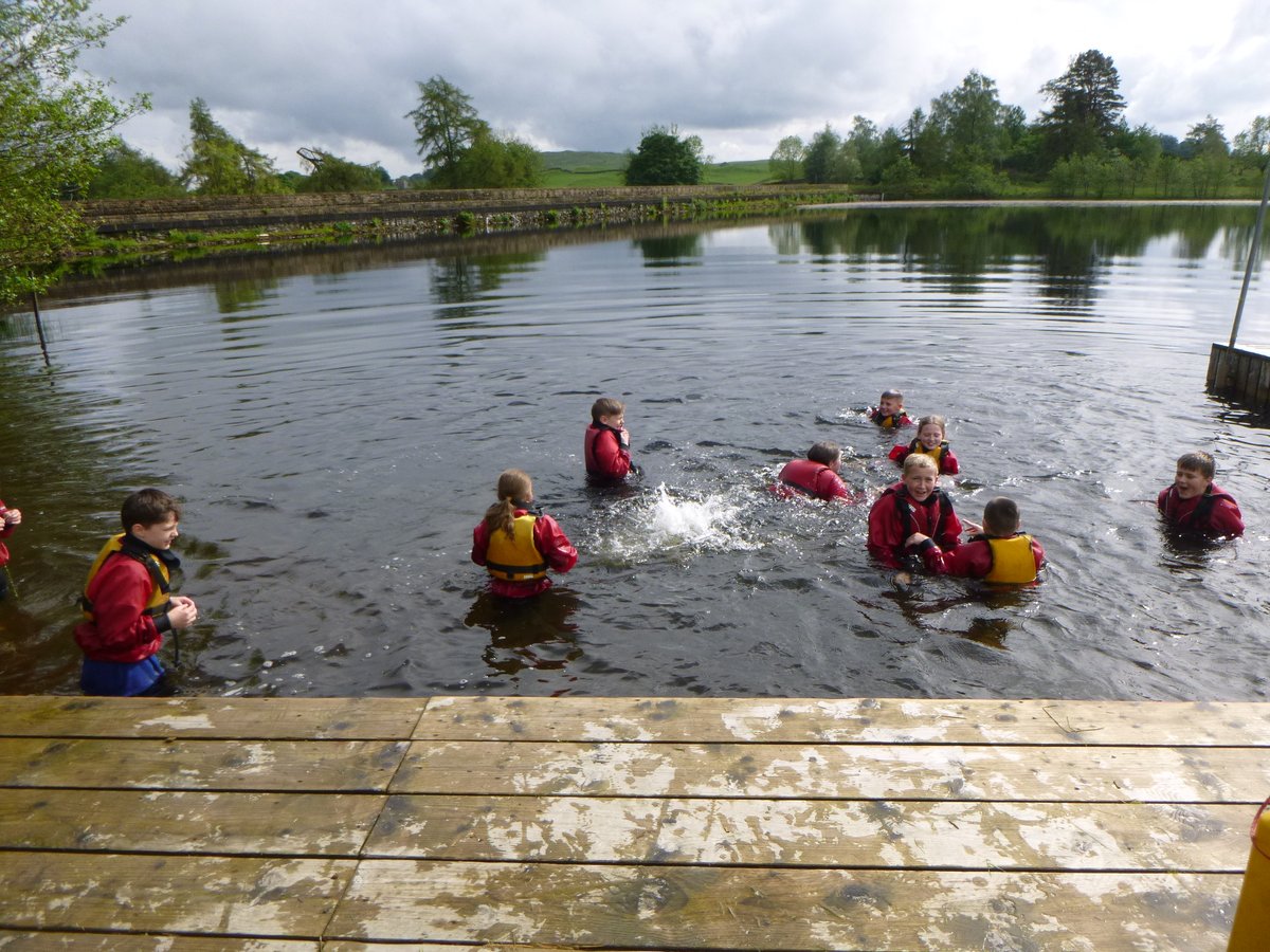 AMBERLEYPRIMARY's tweet photo. Kayaking and swimming in the lake. What a great way to end the day! #HighBorrans @AmberleyYear6 https://t.co/9Ln3TQv92l