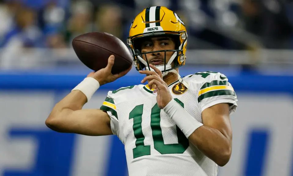 NFL_DovKleiman's tweet photo. Best QBs on 3rd/4th down last season:

1. #Packers Jordan Love
2. #49ers Brock Purdy
3. #Cowboys Dak Prescott
4. #Eagles Jalen Hurts
5. #Falcons Kirk Cousins
6. #Dolphins Tua Tagovailoa
7. #Lions Jared Goff
8. #Bucs Baker Mayfield
9. #Chargers Justin Herbert
10. #Rams Matthew Stafford
11. #Bills Josh Allen
12. #Chiefs Patrick Mahomes
13. #Bengals Jake Browning
14. #Texans C.J. Stroud
15. #Jaguars Trevor Lawrence
16. #Bengals Joe Burrow
17. #Cardinals Kyler Murray
18. #Cardinals Desmond Ridder
19. #Ravens Lamar Jackson
20. #Saints Derek Carr
21. #Raiders Gardner Minshew
22. #Raiders Aidan O'Connell
23. #49ers Joshua Dobbs
24. #Browns Deshaun Watson
25. #Colts Joe Flacco
26. #Jets Tyrod Taylor
27. #Seahawks Geno Smith
28. #Steelers Justin Fields
29. #Seahawks Sam Howell
30. #Steelers Russell Wilson
31. #Eagles Kenny Pickett
32. #Titans Ryan Tannehill
33. #Jaguars Mac Jones
34. #Broncos Zach Wilson
35. #Panthers Bryce Young
36. #Titans Will Levis
37. #Giants Tommy DeVito
38. #Patriots Bailey Zappe

*based on 1st down conversion rate on 3rd/4th down pass attempts, regular season only.

(h/t @SharpFootball)