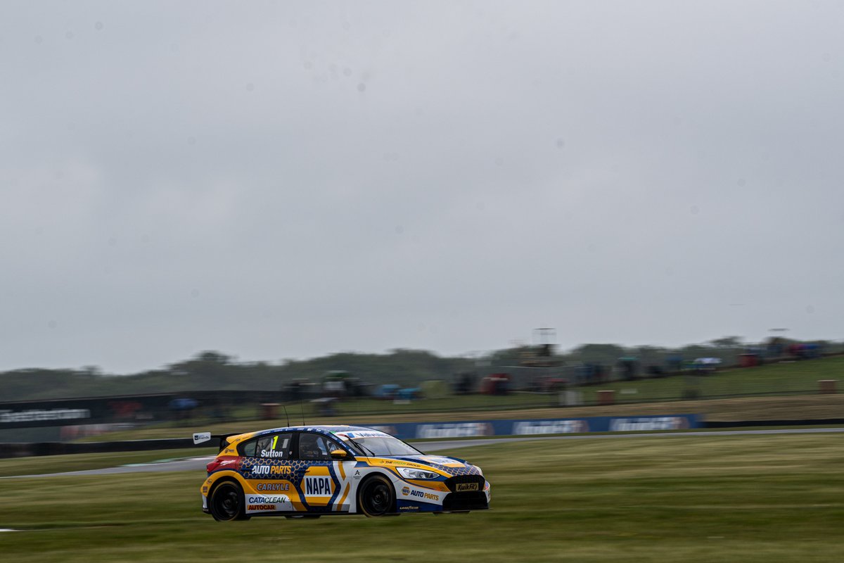 🔵🟡 A return to the podium for Dan Cammish The weather threw everything at us today, but all of the team pulled through with strong results. Onwards to Thruxton 👉 8-9 June! #NAPARacingUK #BTCC