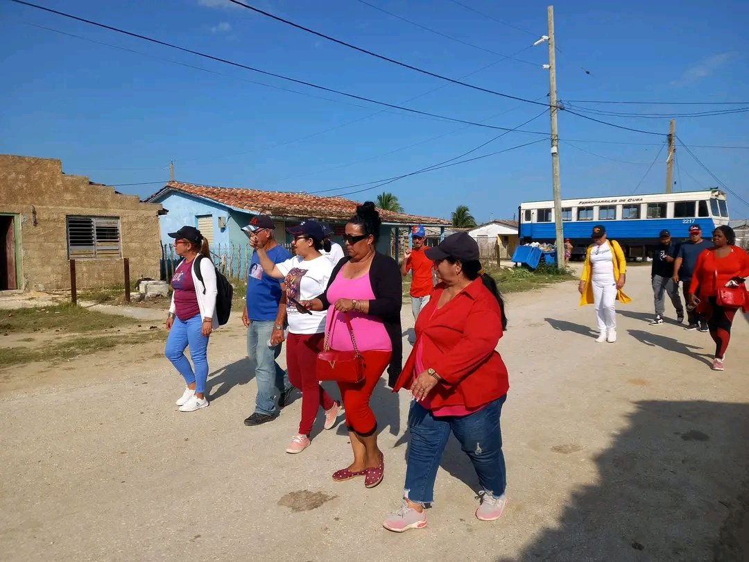 👉"Tenemos que prestar un servicio con calidad, con deseos de hacer, cultura del detalle y que la gente se sienta bien atendida, en las unidades estatales hay que bajar los precios lo más posible.
