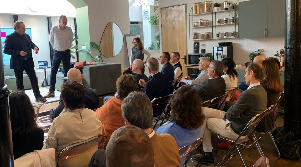 idecys's tweet image. Démultiplier le travail en équipe grâce à l’intelligence collective. L'intelligence collective améliore la créativité, la prise de décision et la cohésion d'équipe, essentiels pour l'innovation et le succès de l'entreprise. #IntelligenceCollective #Innovation #TravailEnÉquipe