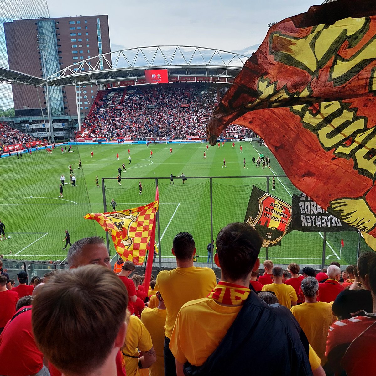 VanWelsum's tweet photo. Op naar het toetje om het prachtige seizoen helemaal in stijl te bekronen! #komoptan #kowet #utrgae https://t.co/6UZPm3g478