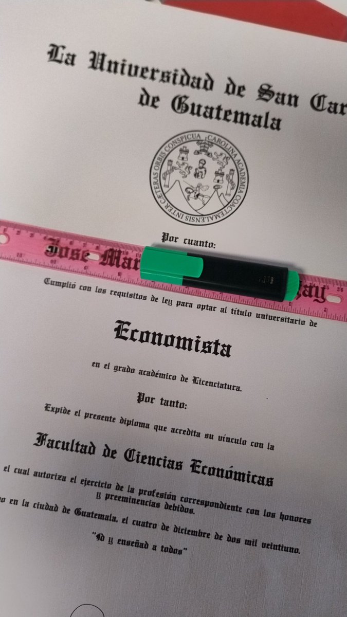 mariolaroj's tweet photo. @Vos_Luz No sos la única que lucha contra la corrupción, amiga economista https://t.co/cfMQ35x8Iu