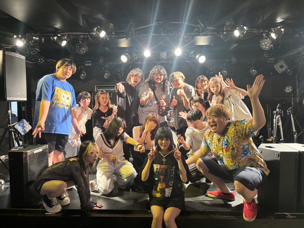 melonsodahana's tweet photo. ありがとうございました、自分が緊張するとご飯食べれないタイプと思わなかった！今もりもり食べながらみなさんのお手紙読んでほっこりしています🐿️
今日をぜひ持ち帰って咀嚼して、少しでもみなさんの日々のとっかかりになったらいいなと思っています、本当に足を運んでくれてありがとう、写真宝物だ https://t.co/tANGwUkMdr