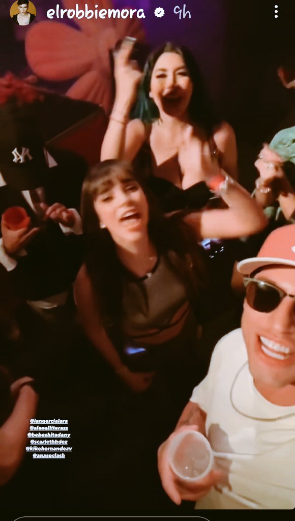 RositaPink28's tweet image. Mi trio juntos al fin y divirtiéndose a lo maximo! Siempre me desvelaba con ellos y ahora me despierto con muchas historias de ellos juntos🥹💕
#Bebeshita 
#Robbie
#Alana
#LCDLF4