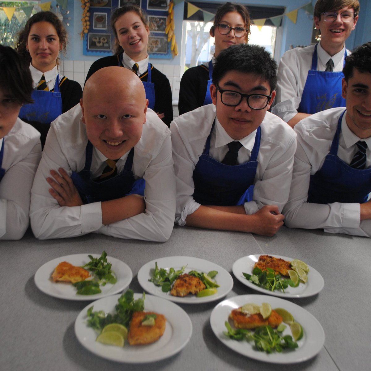 📻Recommend listening back @SheilaDillon @HenryDimbleby #ObesityPlan @jamieoliver @ChefsinSchools on @BBCFoodProg looking at the nations food in schools. We are proud to champion a Whole School approach to food @QueensTaunton making #schoolfood with ❤️ 👉 bit.ly/44Wquc0
