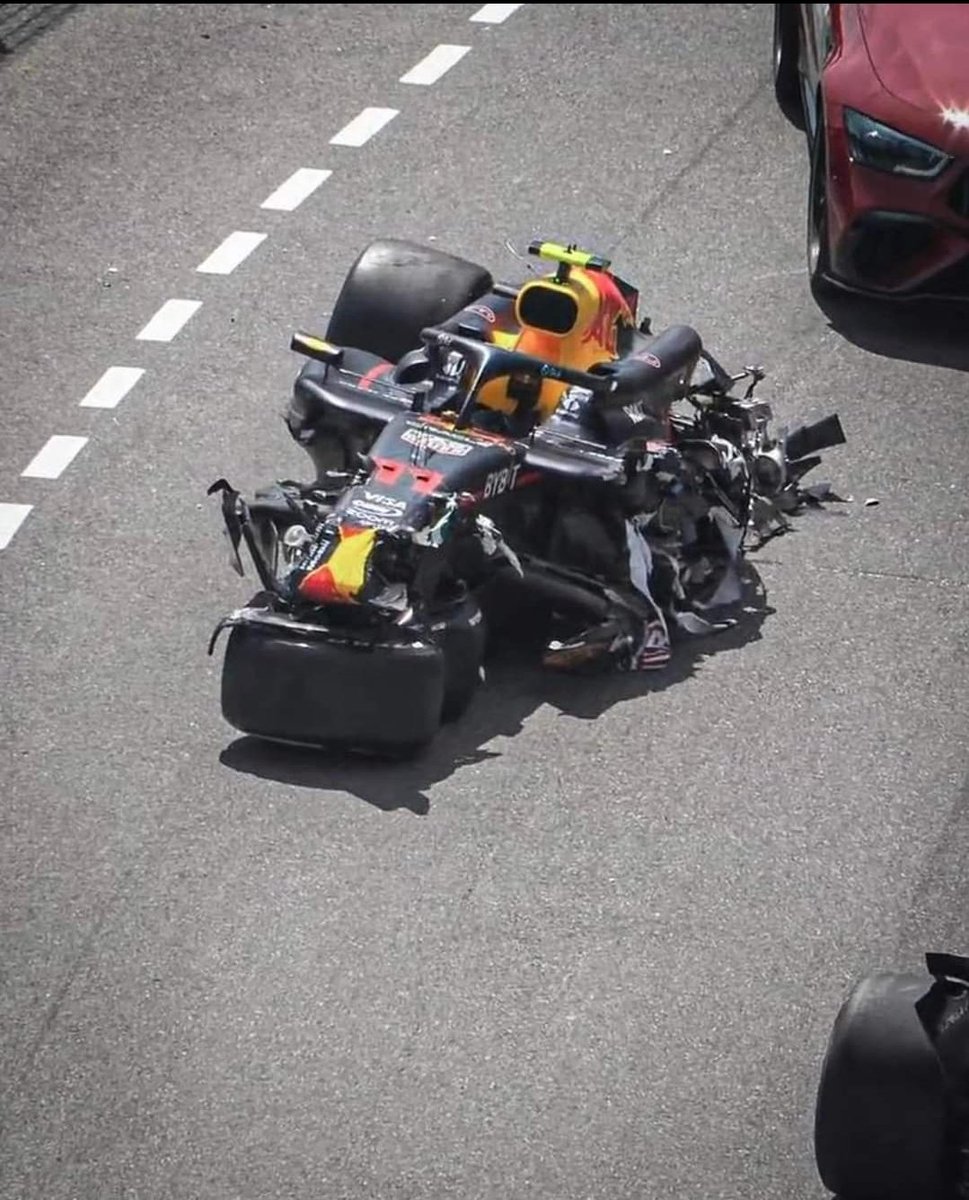Junior_Jimenez's tweet photo. Así quedó el monoplaza de @SChecoPerez en el GP de Mónaco https://t.co/uNE1l26dme