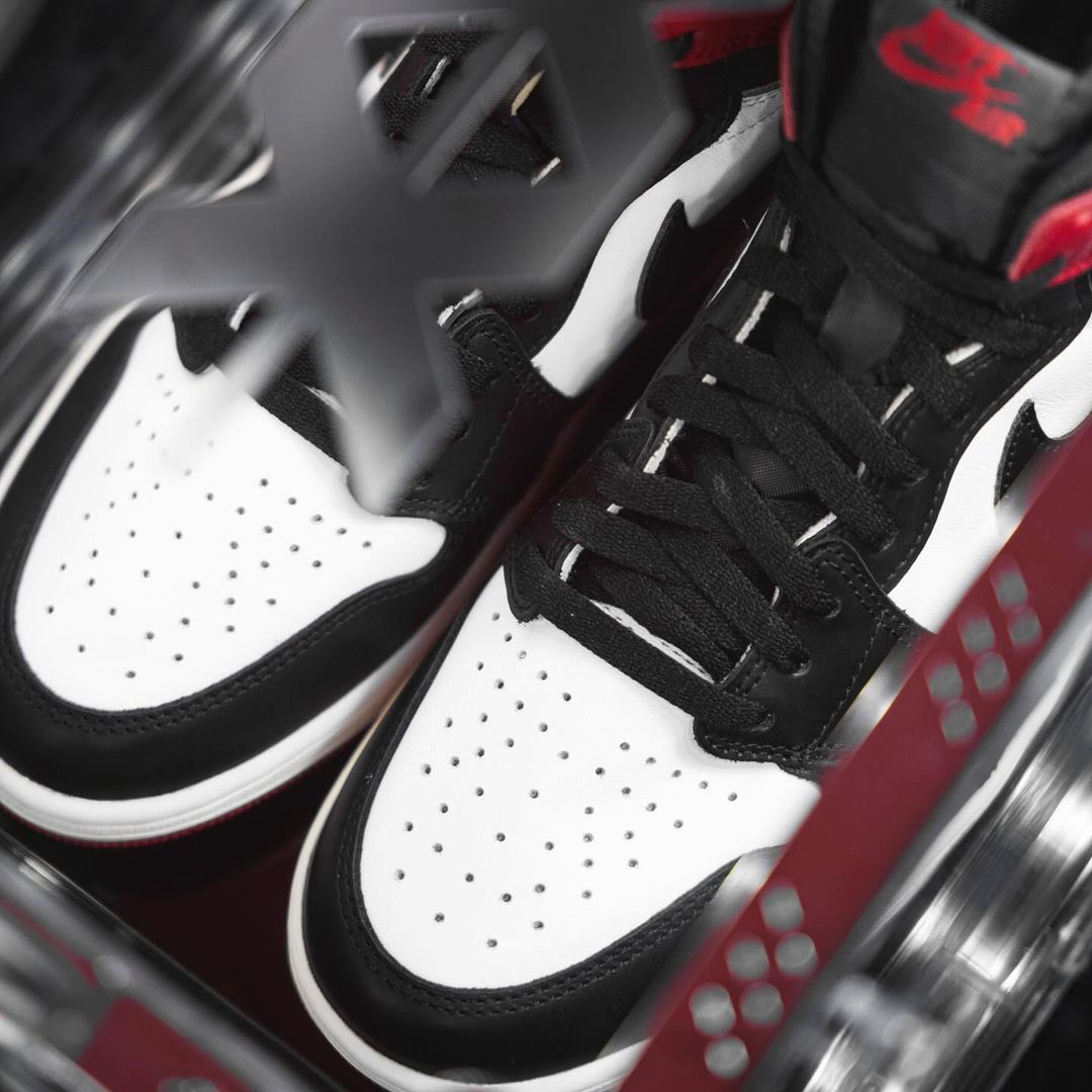 kickcultureug's tweet image. Mark your calendars! The Air Jordan 1 High OG “Black Toe Reimagined” drops on 10/18. Don't miss out on this iconic release! ⚫️🔴 #AirJordan #SneakerRelease #KickCulture