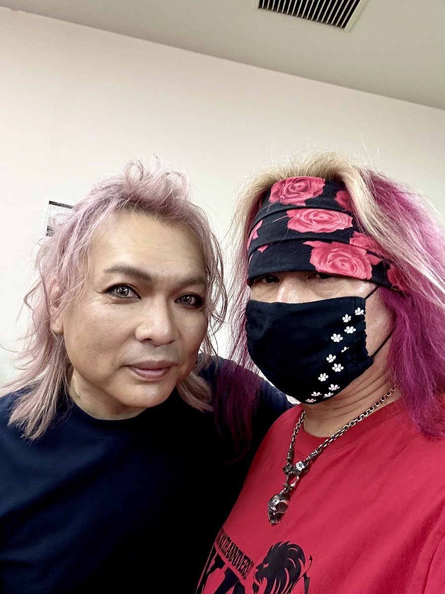 abikoshinonkai's tweet photo. LUNA SEAの贅沢な使い方💖

いやぁ、今日のライヴは圧巻のプレイだった！
It's a perfect✨
マジ卍素晴らしかった
良いものを見させていただきました
ありがとう💖
そのうちまたゆっくり呑もう❤️‍🔥

ちなみにINORANは居ませんでした😆 https://t.co/UajfxJjoNM