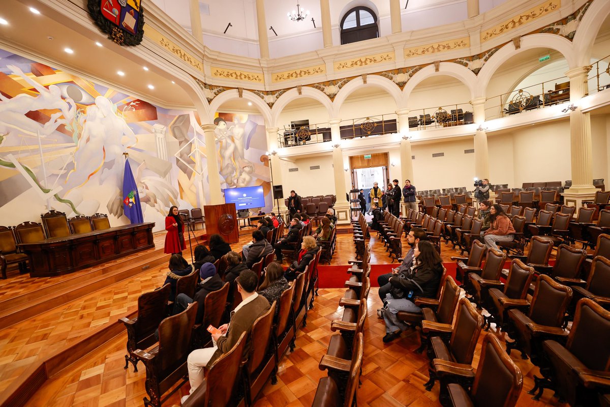 Casa Central abierta en este Día de los Patrimonios. Salón de Honor, oficina de la Rectora @RosaDeves (con charla de la Rectora incluida) y más en nuestra Casa a disposición de la ciudadanía. Hay actividades hoy en muchos espacios de la Uchile. Detalle en: uchile.cl/diadelospatrim…