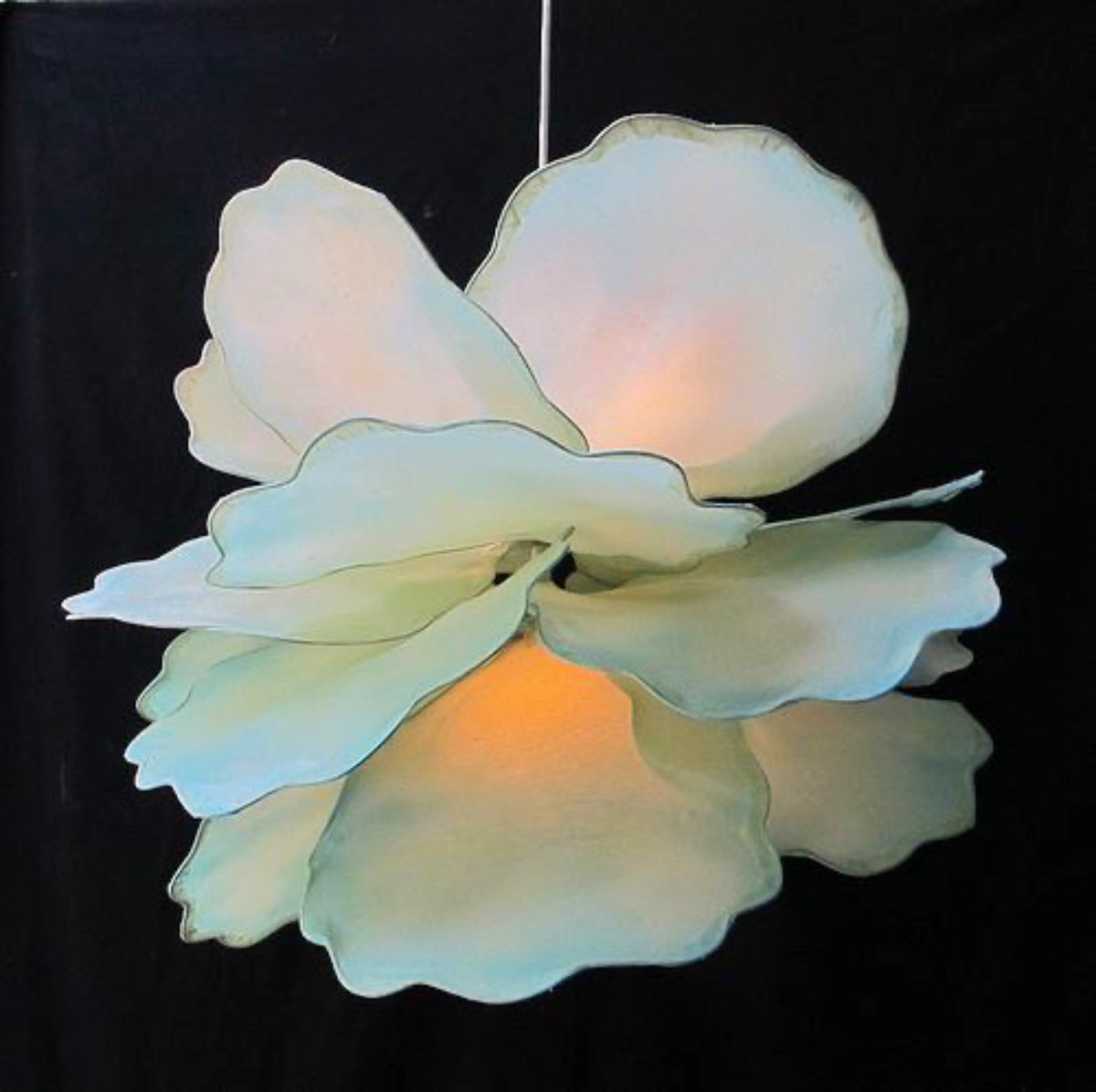 Plant inspired lighting >>