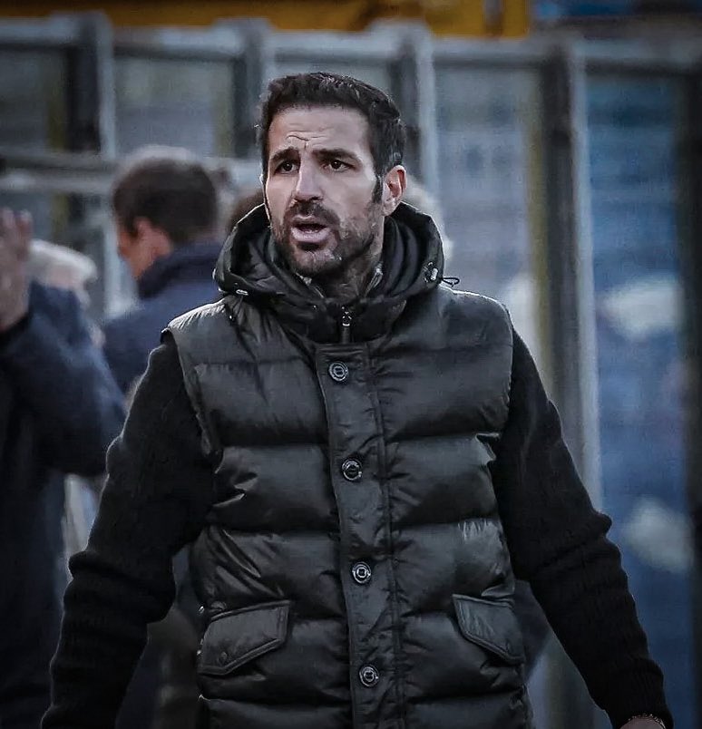 CFCDatroo's tweet photo. 🚨 BREAKING: De Zerbi to Chelsea is done. Cesc Fabregas will be the assistant https://t.co/2lKgd0D0qy