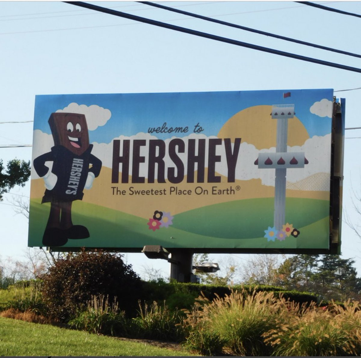 HMooreDesign's tweet photo. @Hersheypark utilizes the character style guide I provided to create merchandise through out the park. The city of @HersheyPA even uses the characters on billboards as you enter and leave the town.
#hershey #hersheypark #design #illustration #styleguides #plinko https://t.co/JxTGhZgaQG