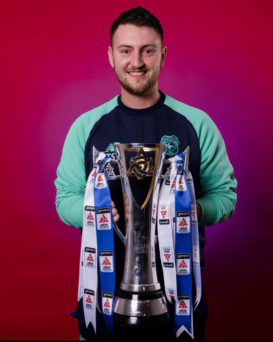 TomStiley's tweet image. Season 2023/2024 is officially over 🫡 
Blessed to be apart of @CardiffCityFCW &amp;amp; work with an amazing group of staff &amp;amp; players
Another successful year of trophies &amp;amp; player development. 8 first team debuts &amp;amp; 🏆🏆🏆🏆 Bluebirds 💙 
2024/25 just around the corner 👀