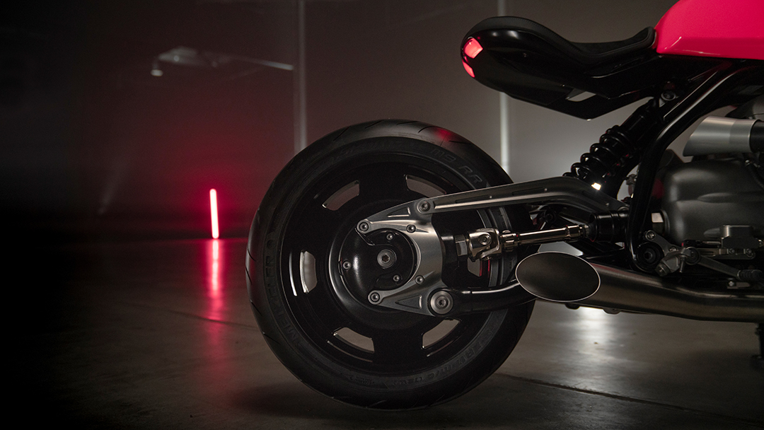 BMWMotorrad's tweet photo. Experience the pinnacle of craftsmanship and innovation with
every detail of the new BMW #R20concept.
Uncover it now:
▶ https://t.co/SIQ2VRNXqL
#MakeLifeARide #BoldInStyle #Soulfuel #BMWMotorrad https://t.co/VvlKxC70tH