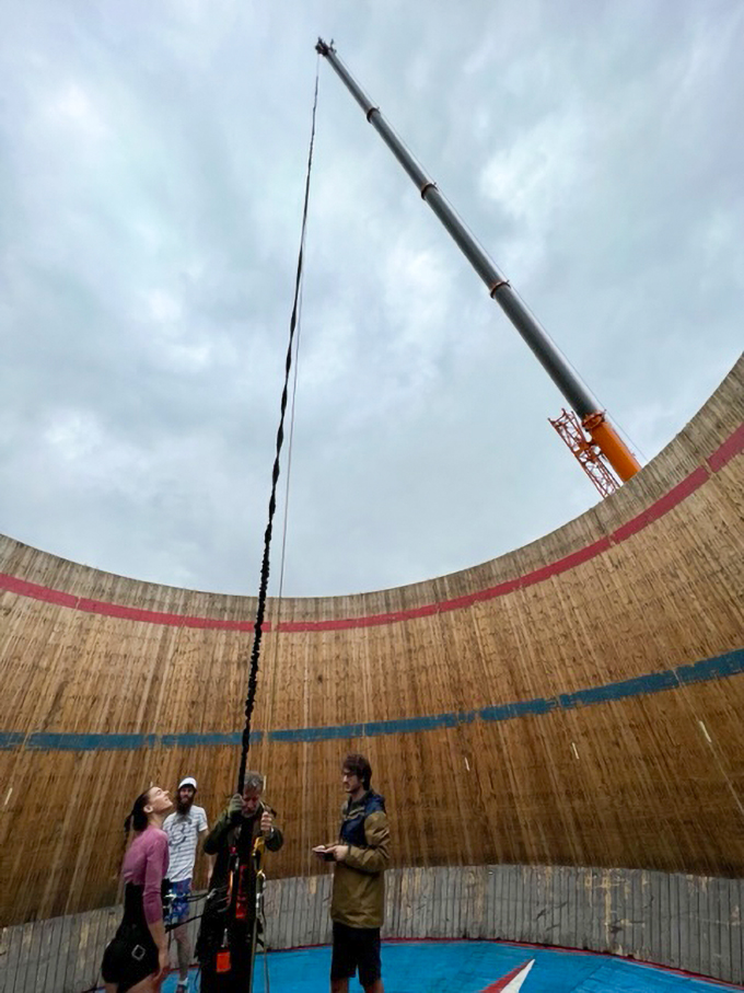 Before running along the Wall of Death, scientists donned a harness connected to a bungee cord, which effectively reduced their weight, mimicking moon gravity. sciencenews.org/article/scient…