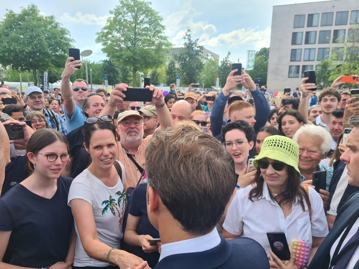 La France et l'Allemagne ont besoin l’une de l’autre pour surmonter les défis à venir. Aux côtés du Président @EmmanuelMacron, pour sa visite d’État en Allemagne, sous le signe de la jeunesse et de l'avenir à construire ensemble ! 🇫🇷🇩🇪