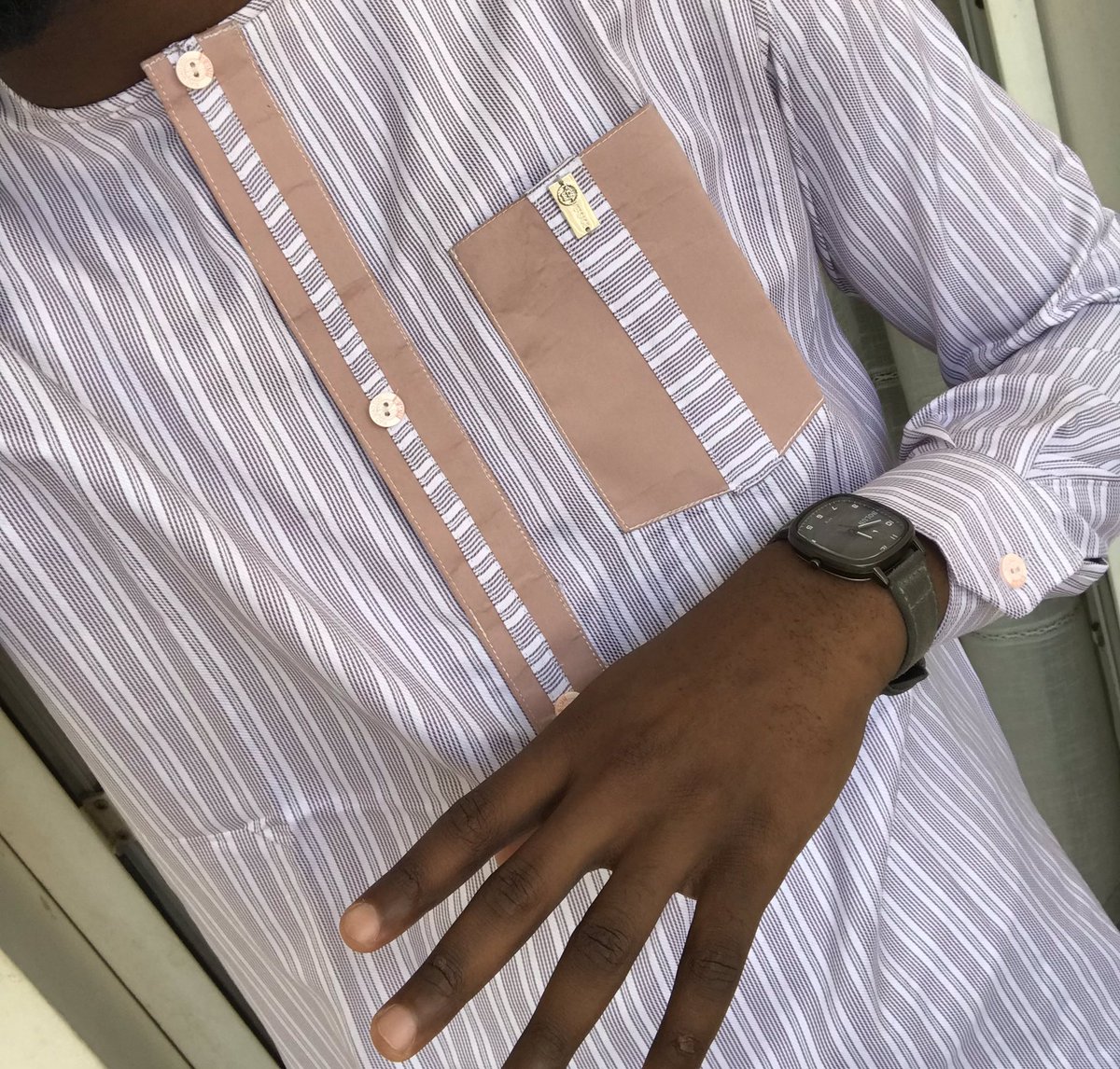 Bel_Textile's tweet photo. 🧵✨ Célébrons la fête des mères avec un jeu concours 🥳🚨

J'offre cette chemise  parmi les Rt et Fav. 🥳 

Conditions être abonnés à mon compte et il faut impérativement cité le tweet.

Joyeuse fête des mères la family 🤍

#Rtappréciés 🤍 https://t.co/htC5Oadisd