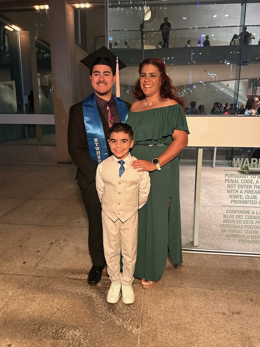 Deborah Castro, M.ED (@deborahicastro) on Twitter photo My boys and I 2024 graduation 🎓 ❤️
#musicconcervatory
#proudmom
<a href="/BTWHSPVA/">Booker T. Washington HSPVA</a> My boys and I 2024 graduation 🎓 ❤️
#musicconcervatory
#proudmom
<a href="/BTWHSPVA/">Booker T. Washington HSPVA</a>