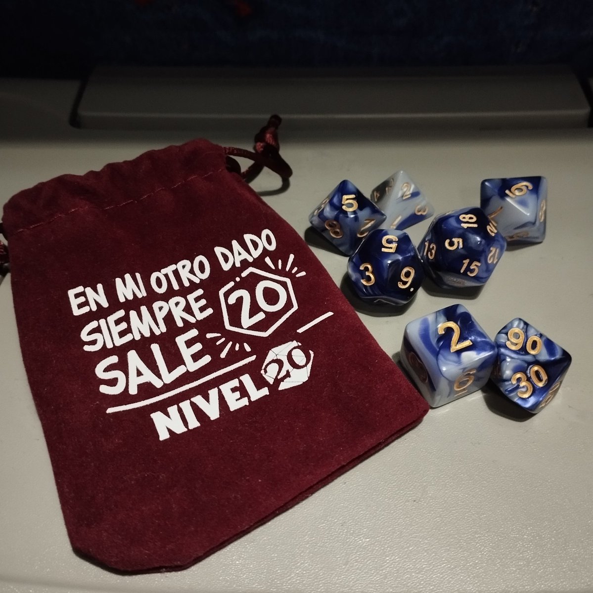 Awenwind's tweet photo. No tengo palabras para describir la experiencia que tuve en mi primer #DíaD20
Gracias a @otra_healer por la incrible partida que dirigió, gracias también a ella y a @Master_Pifias por integrarme tan bien al resto, lo agradecí mucho 💜
Y muchas gracias a @nivel_20 por el eventazo! https://t.co/DcNcnbKAUu