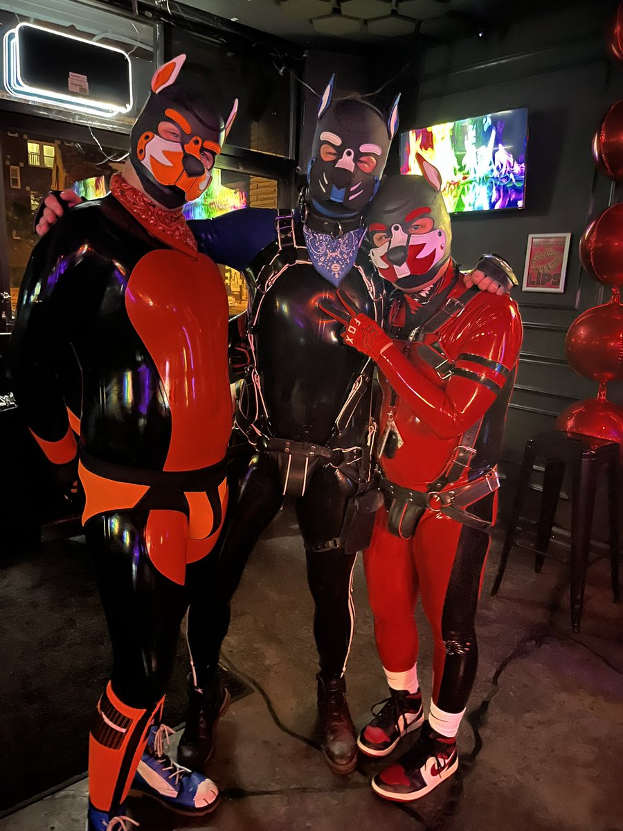 What’s better than two shiny dogs?  THREE SHINY DOGS!  Had a blast at Underdog last night with <a href="/Saz_erac/">Saz</a> and <a href="/yktt0000/">Snow</a> !