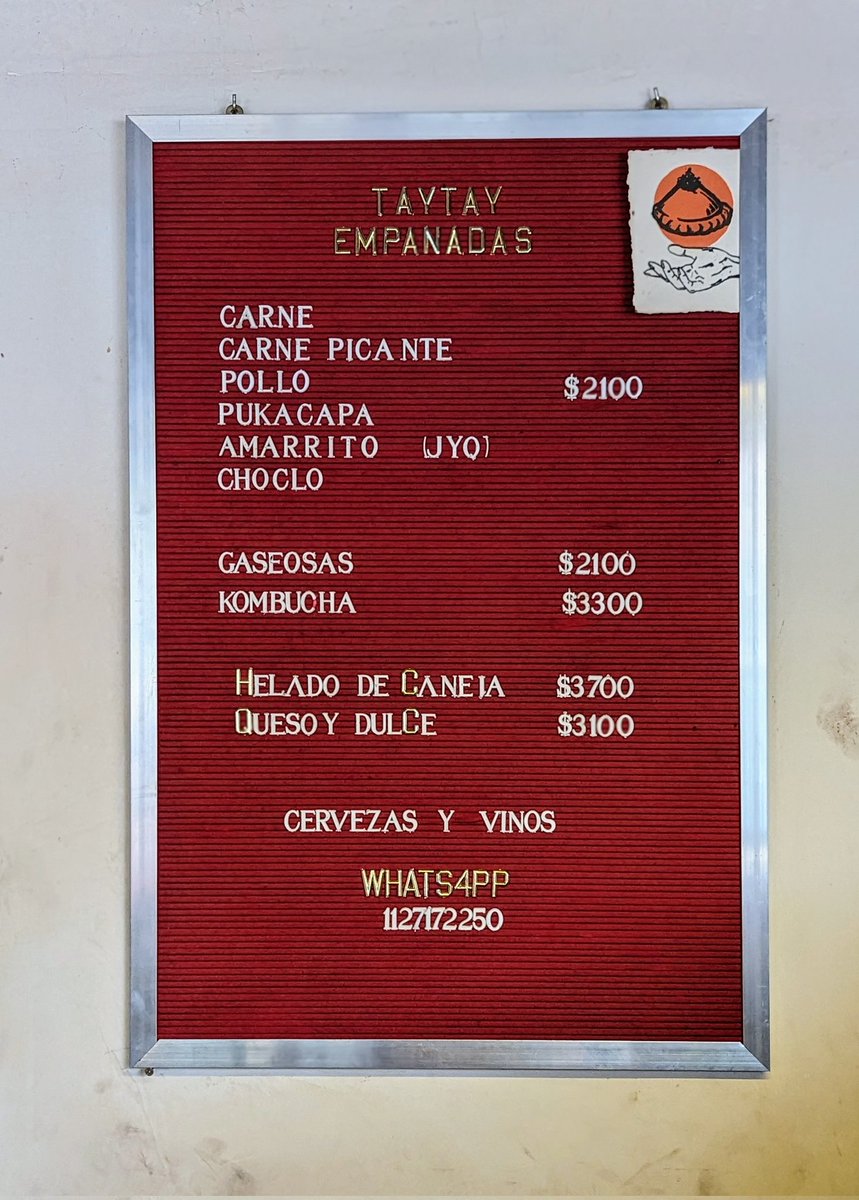 Tenían razón, Tay Tay (Saavedra) es un escándalo absoluto, la pukacapa (foto) es una locura del más allá. Vinazos salteños. Gol.